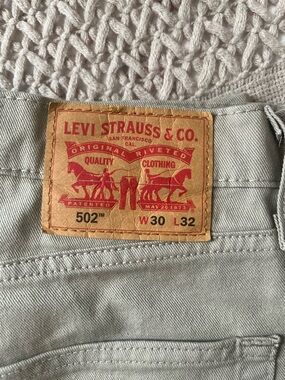 Signature by Levi Strauss Men's Khaki Straight Chinos